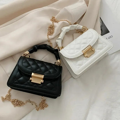 Petit sac à main matelassé à rabat avec bandoulière doré Sophie